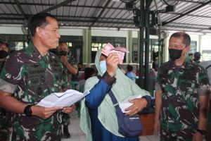 Aster Panglima TNI, Mayjen TNI Sapriadi Hadiri Pembagian Program Bantuan Tunai