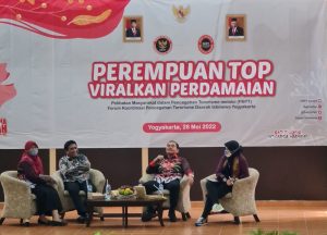 Perempuan ‘TOP’ Viralkan Perdamaian