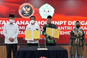 Penguatan Toleransi Kehidupan Beragama, BNPT Teken MoU dengan Ikatan Pesantren Indonesia (IPI)