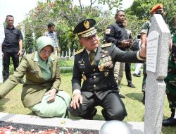 Kasad Ziarah ke Makam Tokoh Nasional