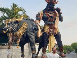 Pembuatan Ogoh-ogoh Menjelang Hari Raya Nyepi