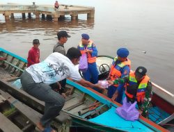 Tebar Keberkahan di Bulan Ramadhan, Ditpolairud Bagi- Bagi Takjil