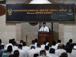 KASAD Jenderal Dudung Beri Ceramah Nuzulul Qur’an dan Jadi Imam Shalat Tarawih di Pusbekangad