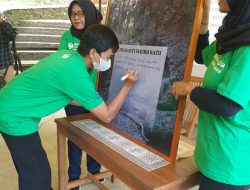 Peserta Sekolah Jurnalisme Desa #2 di Bantul Tandatangani Prasasti Seribu Batu