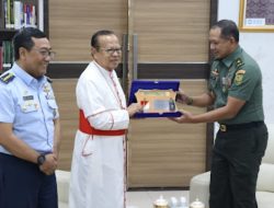 Kunjungan Pastoral Kardinal Suharyo ke Lingkungan TNI-Polri di Palembang