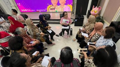 IKWI Surakarta dan Mafindo Bekali Lansia dengan Literasi Digital Lewat Akademi Digital Lansia