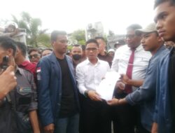 Mahasiswa Desak DPRD NTB Cabut Laporan Polisi Terkait Perusakan Gerbang