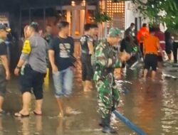 BPBD dan TNI-Polri Tangani Banjir di KPU Mataram