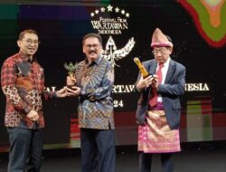 Ilham Bintang dan Anwar Fuady Raih Lifetime Achievement Award FFWI 2024