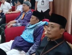 Keberangkatan Haji Tertunda, Puluhan Massa Dukung Bupati Lombok Tengah Geruduk Asrama Haji NTB