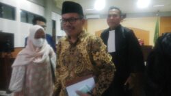 Sidang Perdana, JPU Sebut Rosiady Tak Laporkan Perubahan Perjanjian ke Gubernur
