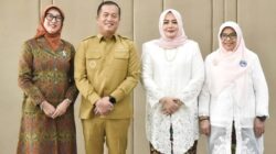 Gubernur Miq Iqbal Lantik Hj Indah Dhamayanti Putri sebagai Ketua BKOW NTB