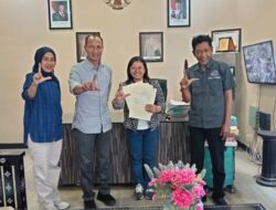 BPN Lombok Tengah Serahkan 4 Sertipikat PLN UIW NTB