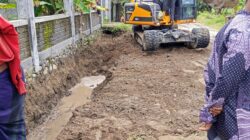 Pemprov Turunkan Alat Berat Bersihkan Sisa Bajir di Sekotong 