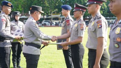 Polda NTB Gelar Upacara Pemecatan dan Penghargaan Anggota Polri 