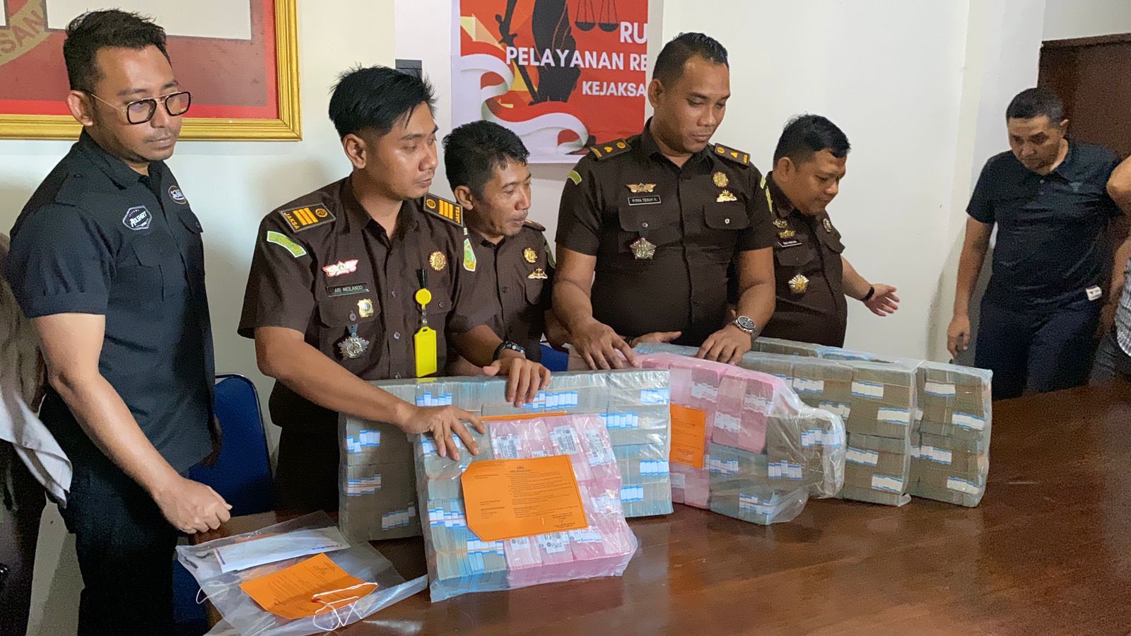 Barang bukti.