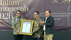 SMSI Anugerahkan Penghargaan kepada 16 Tokoh Nasional dan Daerah Peduli Kemerdekaan Pers