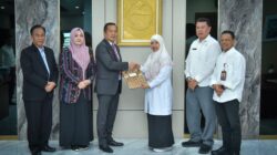 Gubernur NTB Serahkan Radiogram Mendagri, Wakil Bupati Mulai Jalankan Tugas dan Wewenang Bupati Lombok Barat