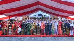 Di Hari Kemerdekaan, Gubernur NTB Kenakan Baju Adat Manggarai untuk NTT yang Berduka
