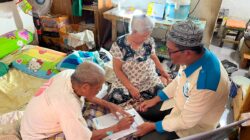 PLN UP3 Sumbawa Salurkan Bantuan untuk Veteran, Wujud Kepedulian di Hari Pelanggan Nasional
