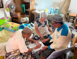 PLN UP3 Sumbawa Salurkan Bantuan untuk Veteran, Wujud Kepedulian di Hari Pelanggan Nasional