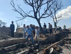 Pemkab Loteng Jamin Kesehatan dan Pendidikan Untuk Korban Kebakaran Desa Sade