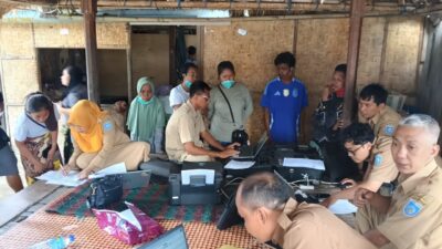 Dukcapil Lombok Tengah Pulihkan Adminduk Warga Sade yang Terbakar