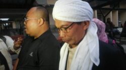 Diperiksa 9 Jam, Abah AIS Cuma Ucap Assalamualaikum dan Tersenyum