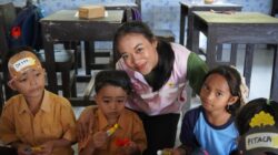 Menyalakan Harapan dari Ruang Kelas, Srikandi PLN Jadi Bagian Gerakan 1000 Guru Lombok